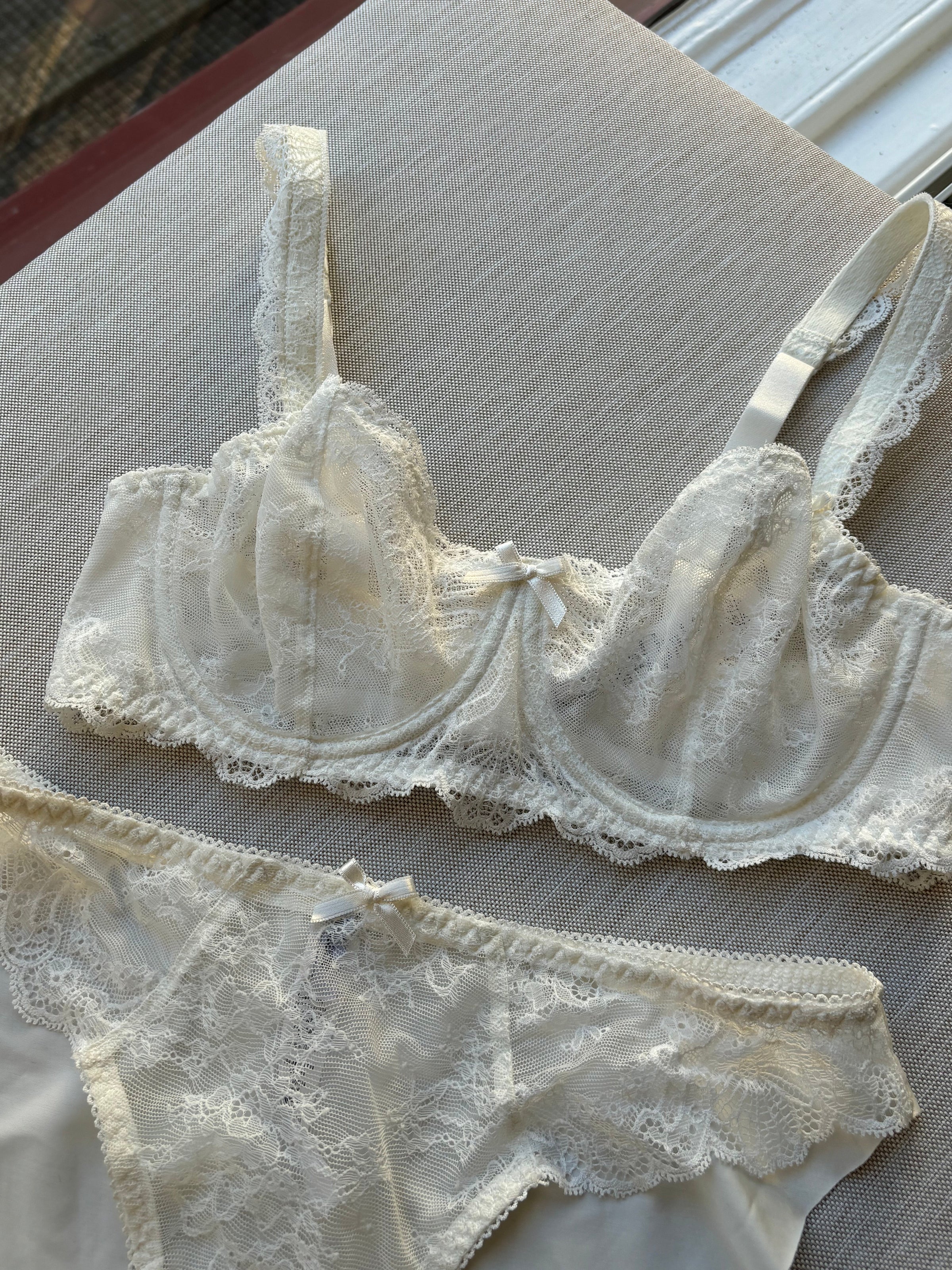 Bras