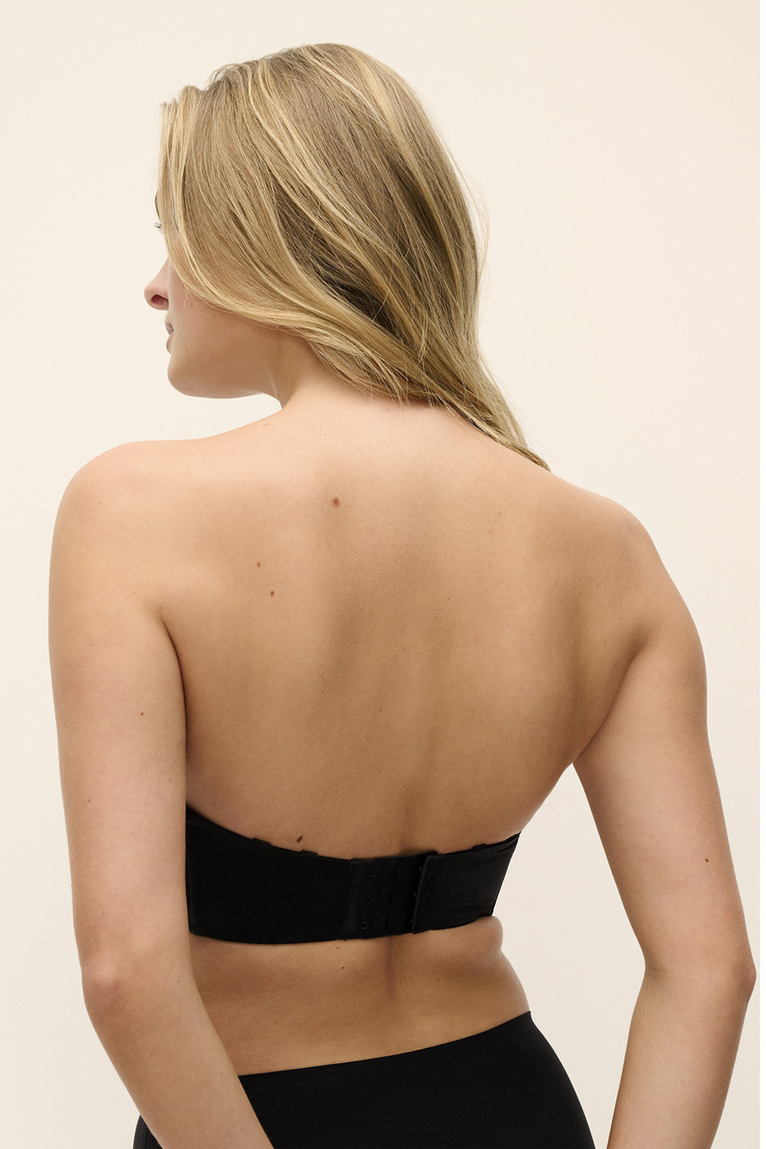 Aura Moulded Strapless Bra Black