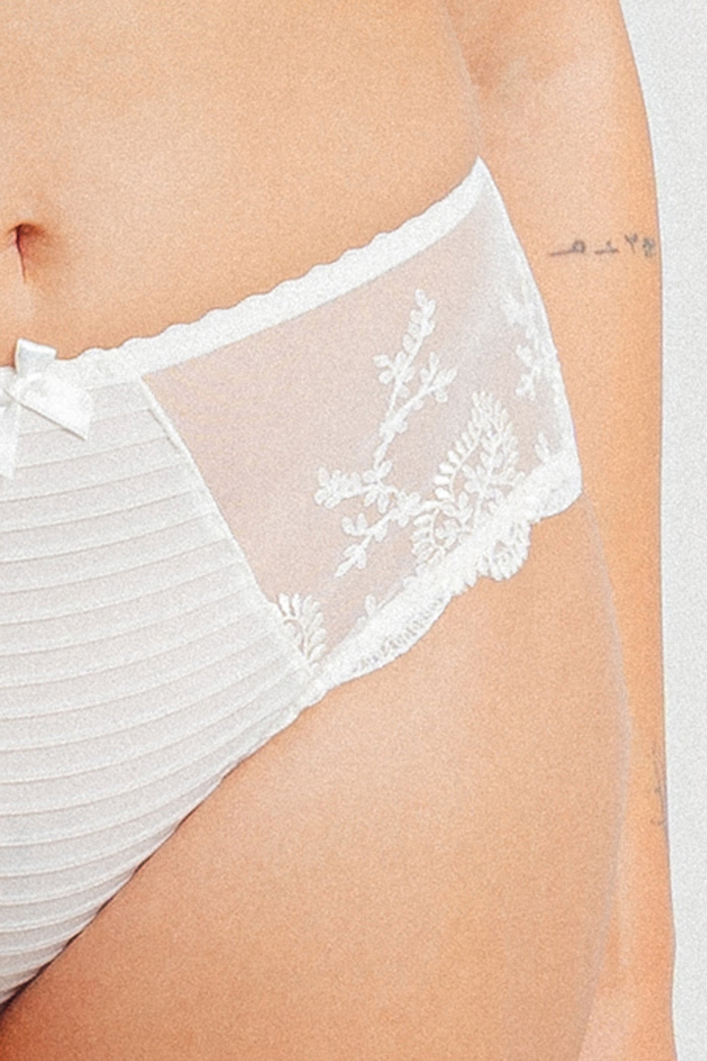 Élise High Wasited Brief Ivory
