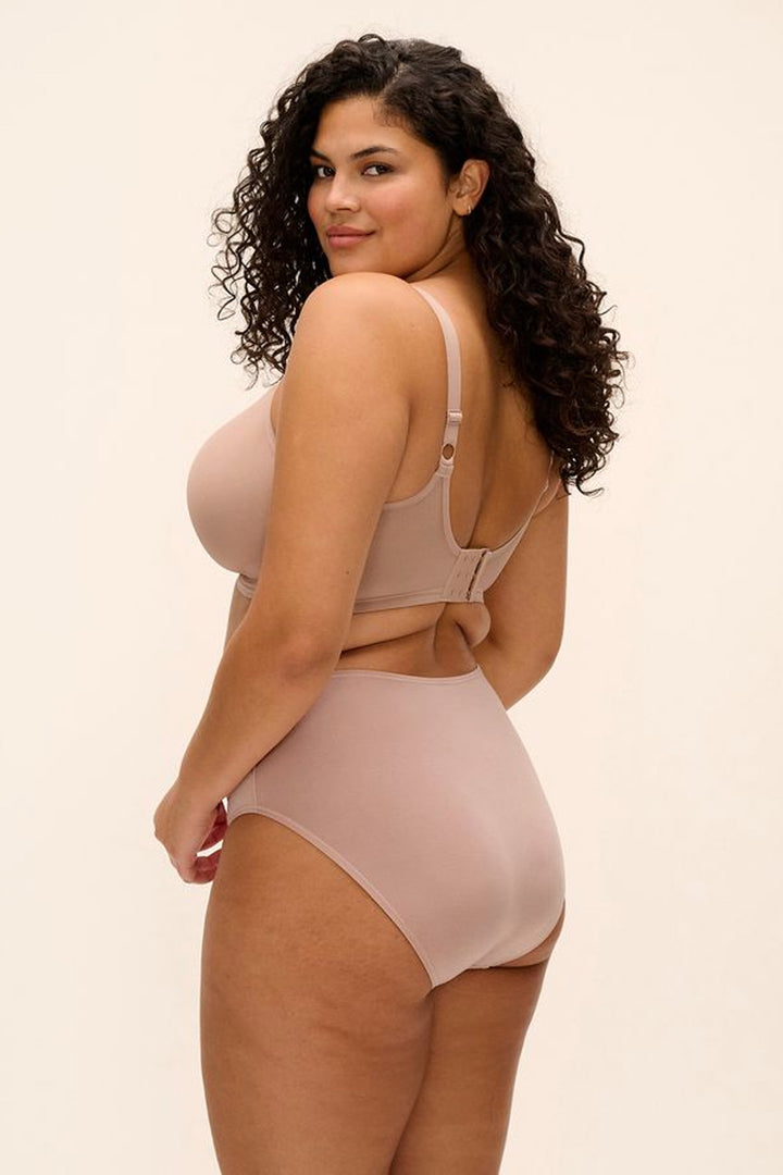 Smooth Full Brief Sahara