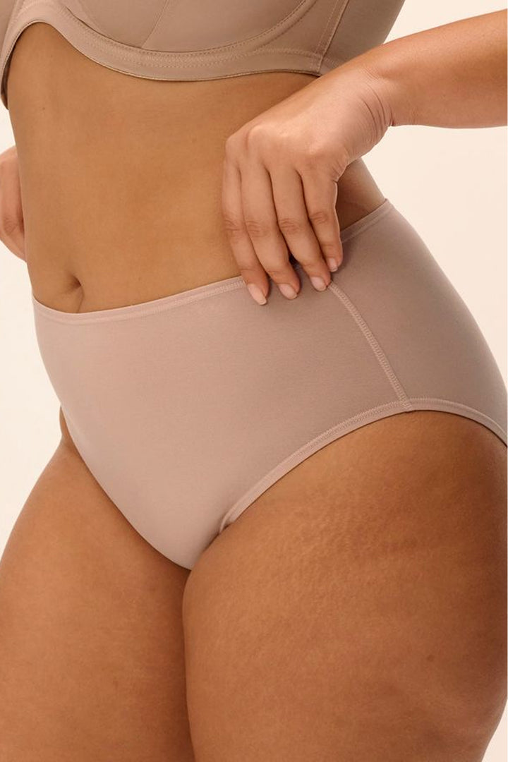 Smooth Full Brief Sahara