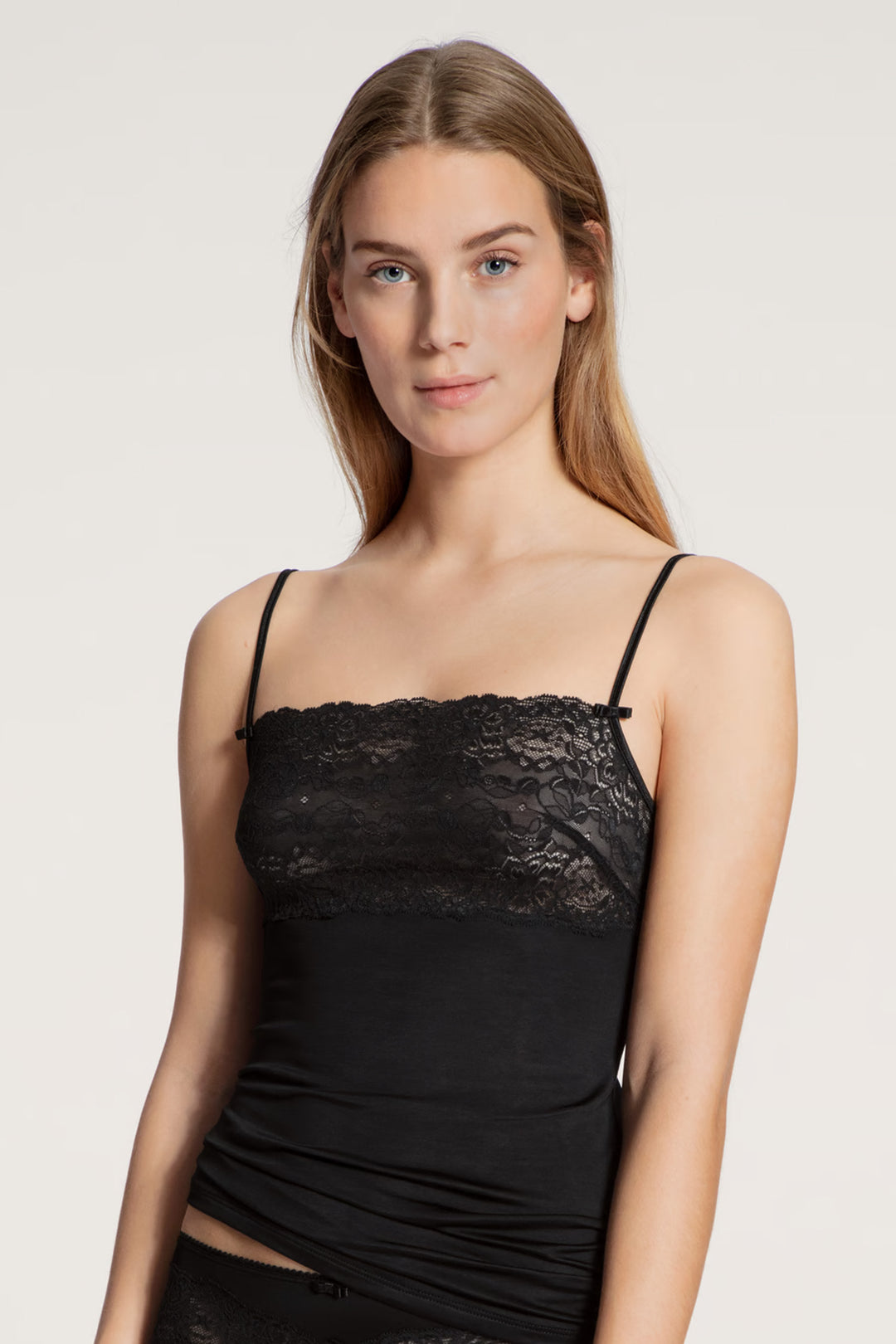 Sensual Secrets Spaghetti Strap Topp Svart