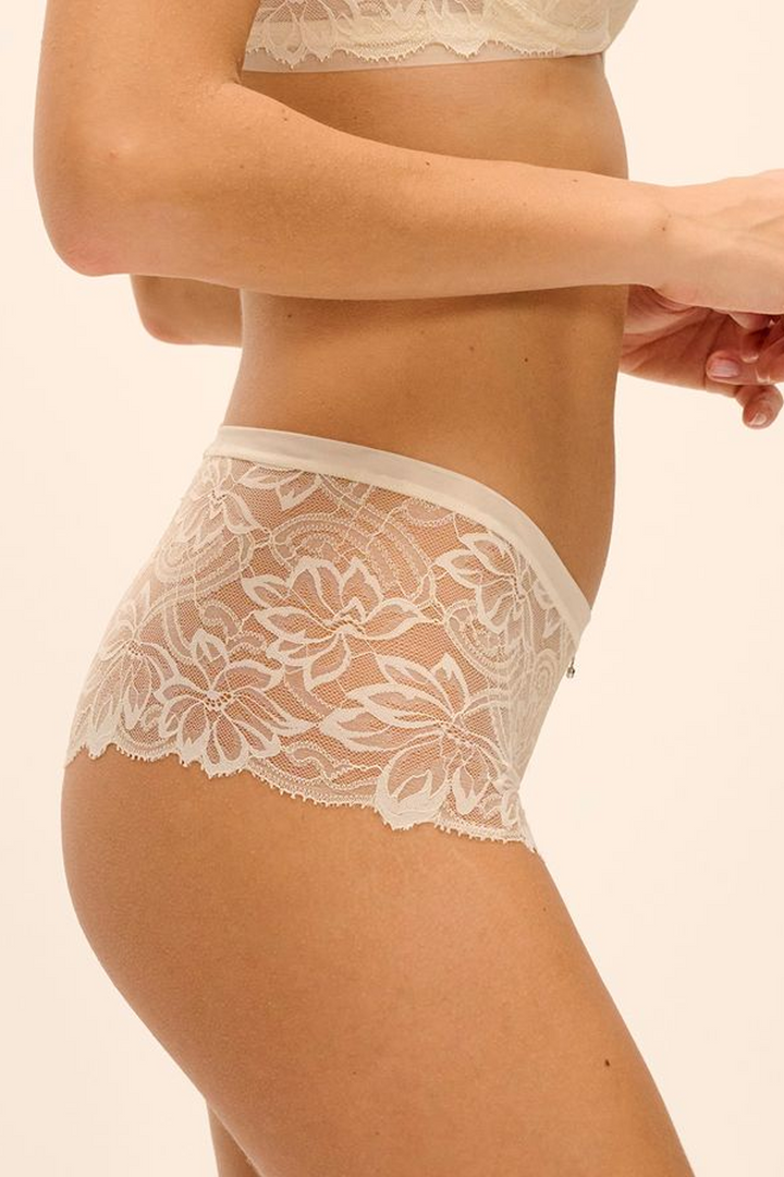 Abellia Short Gardenia